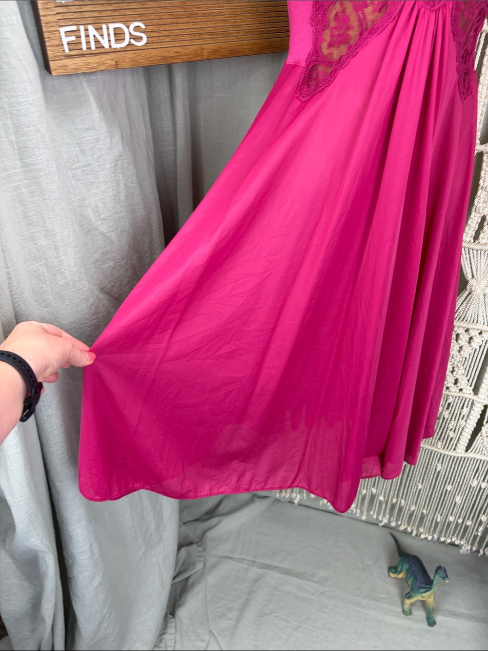 Vintage Olga Bodysilk Fuchsia Lace-Trim Nightie | Small - Picture 4 of 9